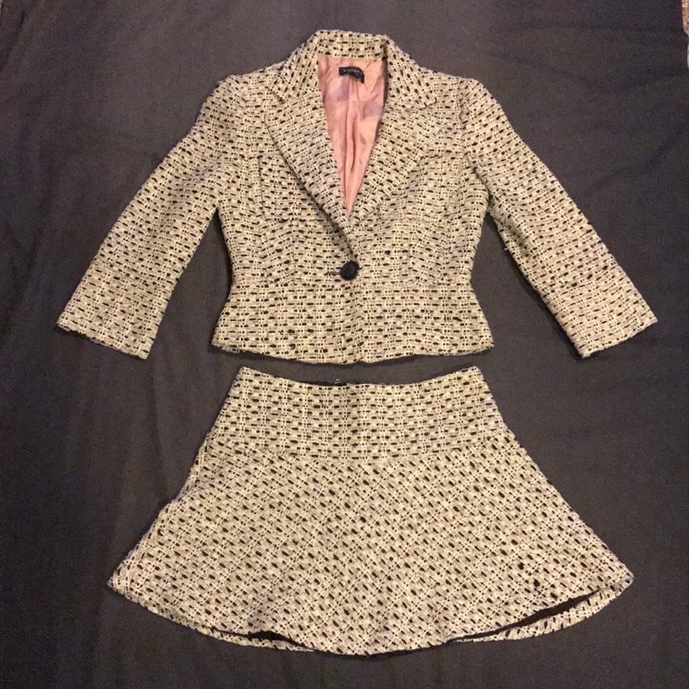 Bebe cute blazer with matching skirt